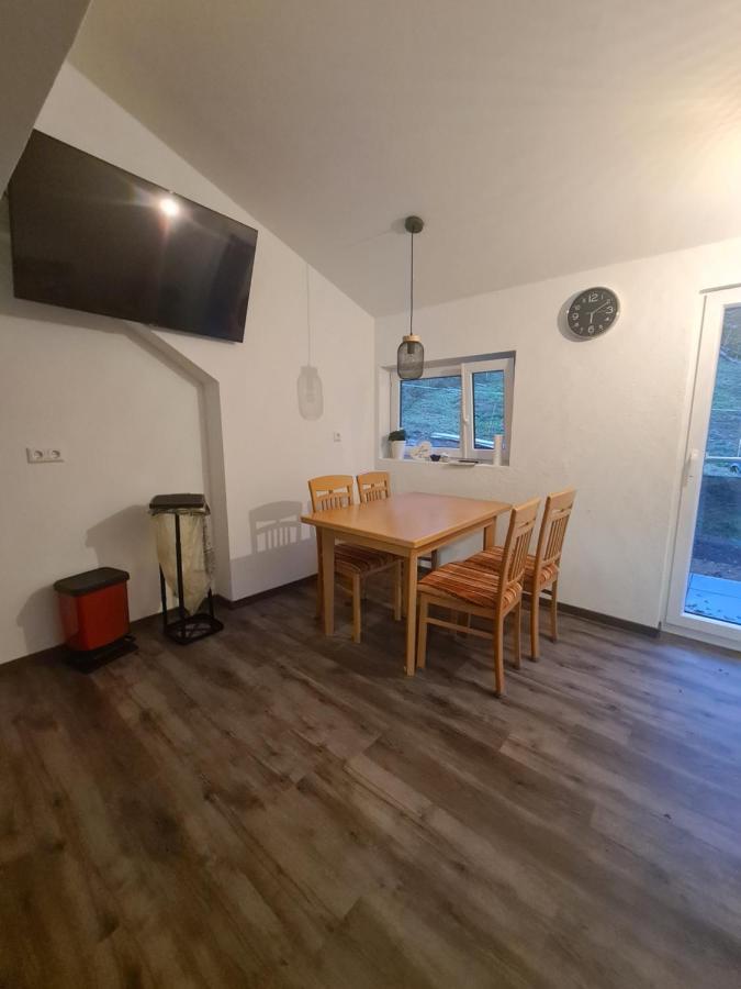 Apartment Mit 2 Schlafzimmern *